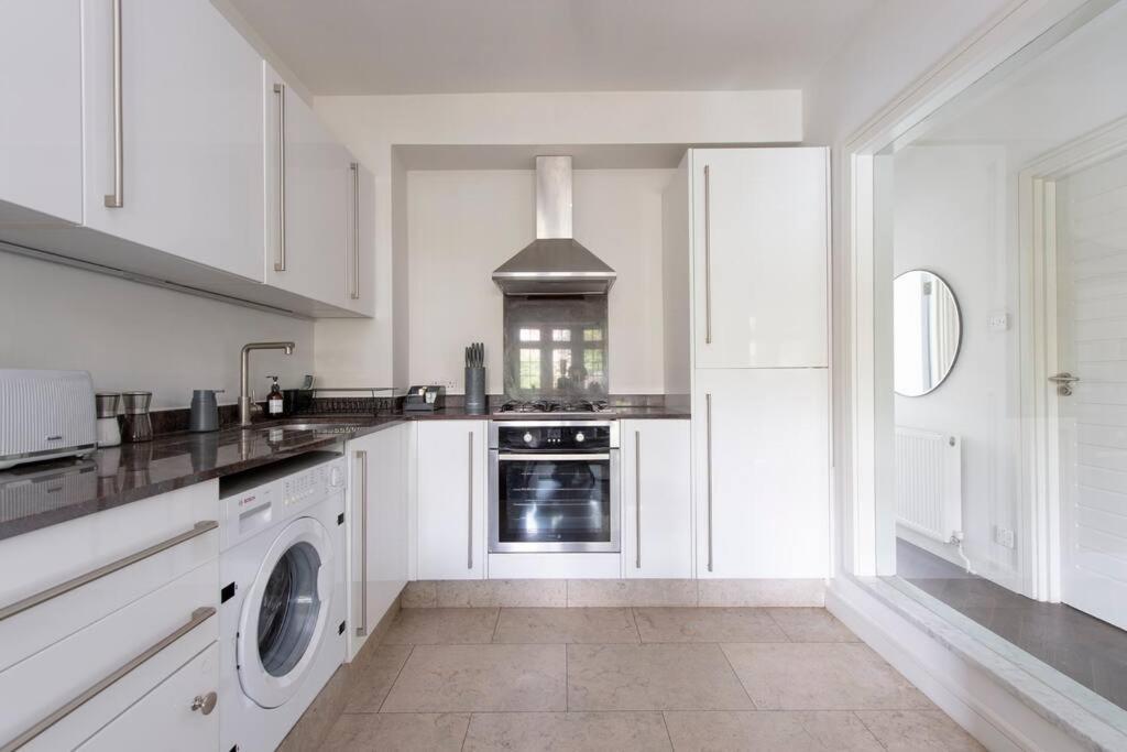 2 Bedroom Modern Urban Sanctuary 1Cc - Cherrydeal London Eksteriør billede