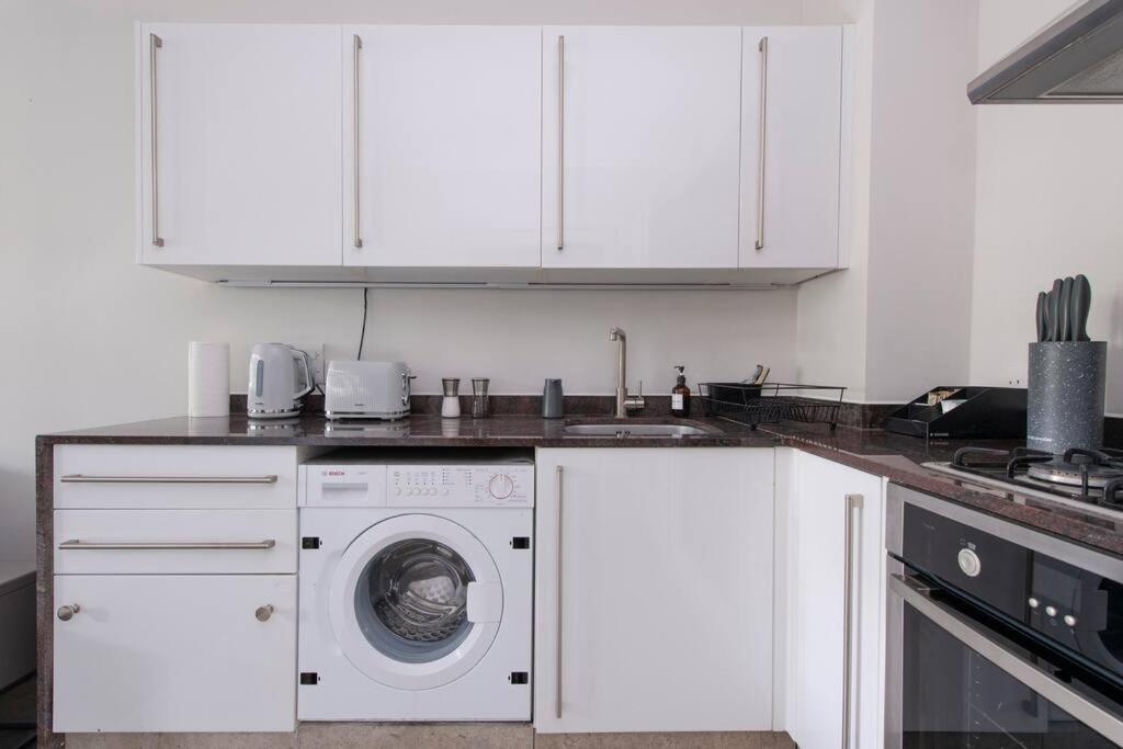 2 Bedroom Modern Urban Sanctuary 1Cc - Cherrydeal London Eksteriør billede
